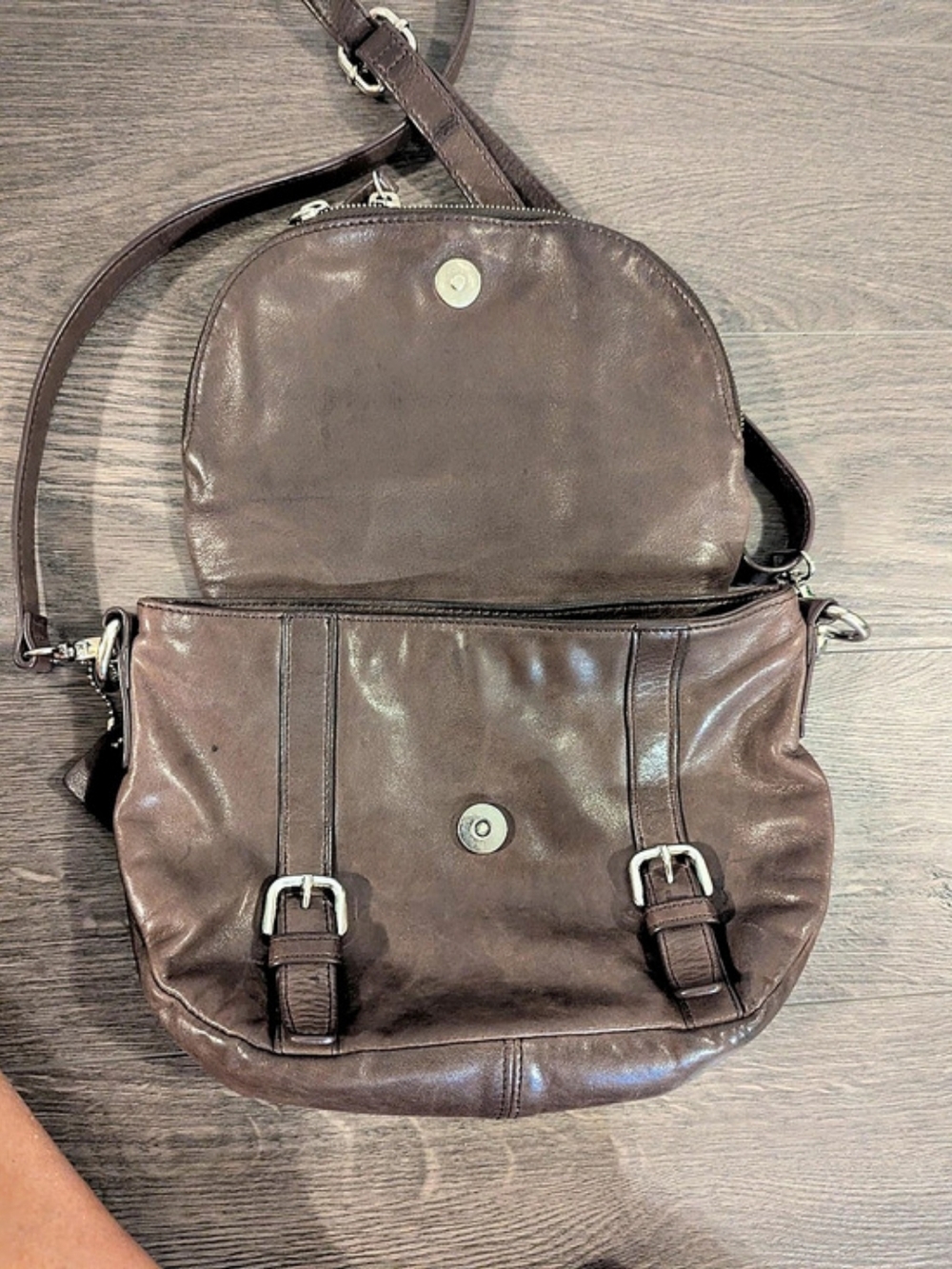 DANIER Chocolate Brown Leather-Style Crossbody Bag - Picture 3 of 11
